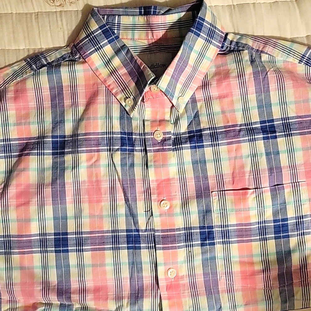 Men's button-down shirt pastel plaid NWT sm med